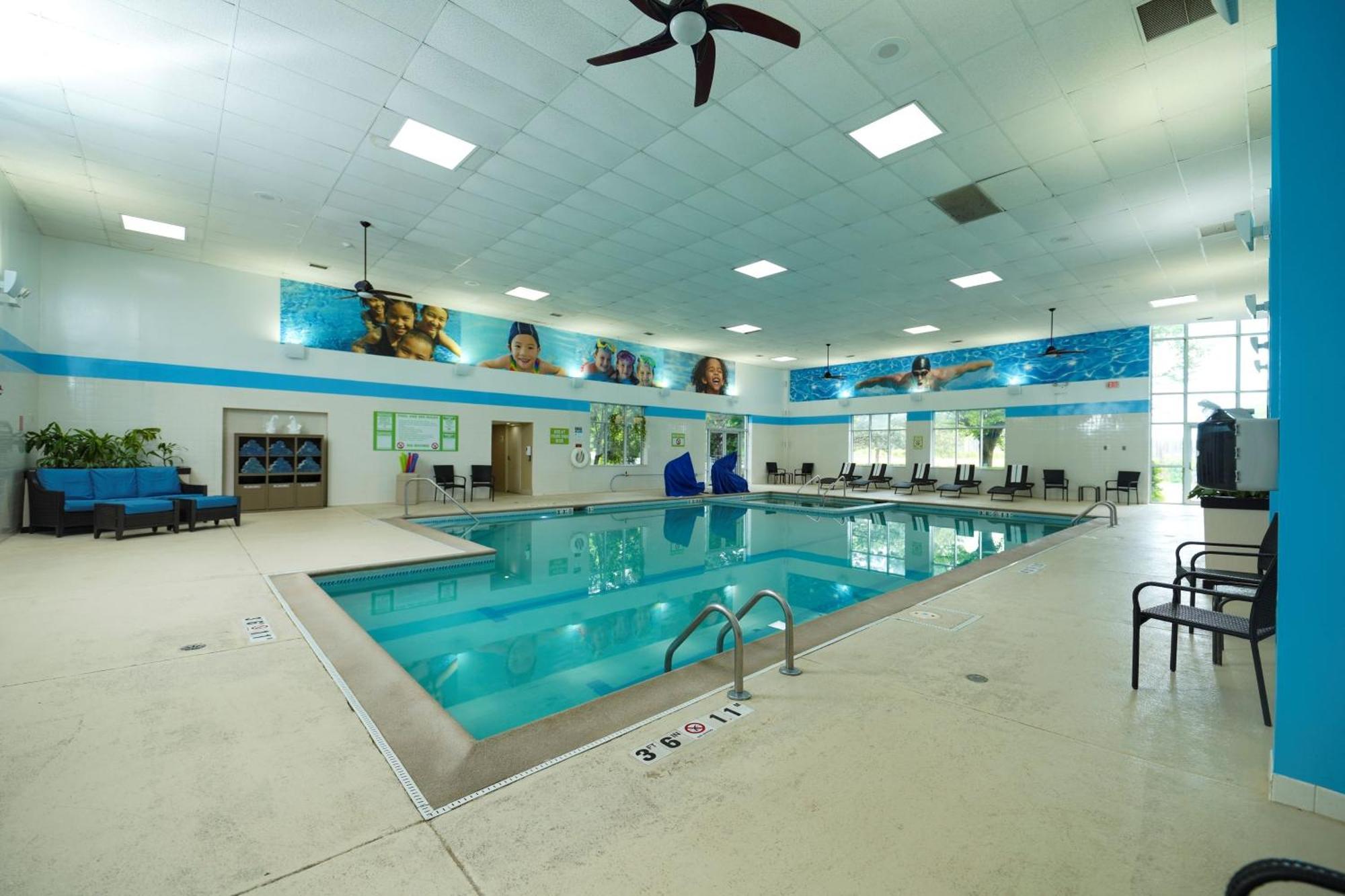 Holiday Inn & Suites Chicago-Carol Stream Wheaton By Ihg Εξωτερικό φωτογραφία
