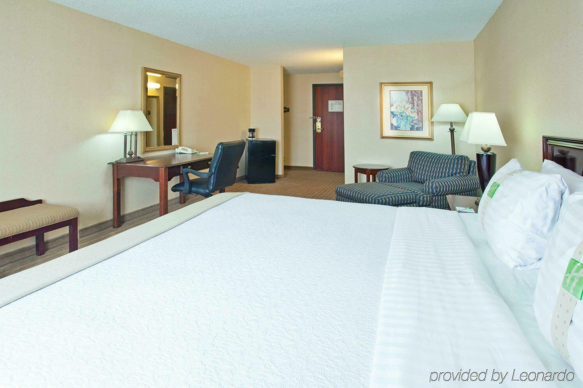 Holiday Inn & Suites Chicago-Carol Stream Wheaton By Ihg Δωμάτιο φωτογραφία